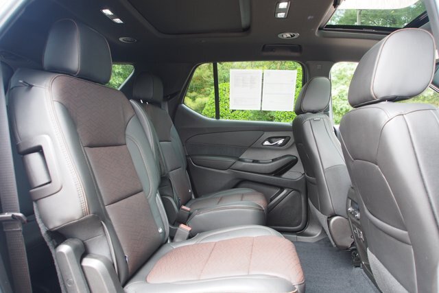 Used 2023 Chevrolet Traverse High Country FWD image 14