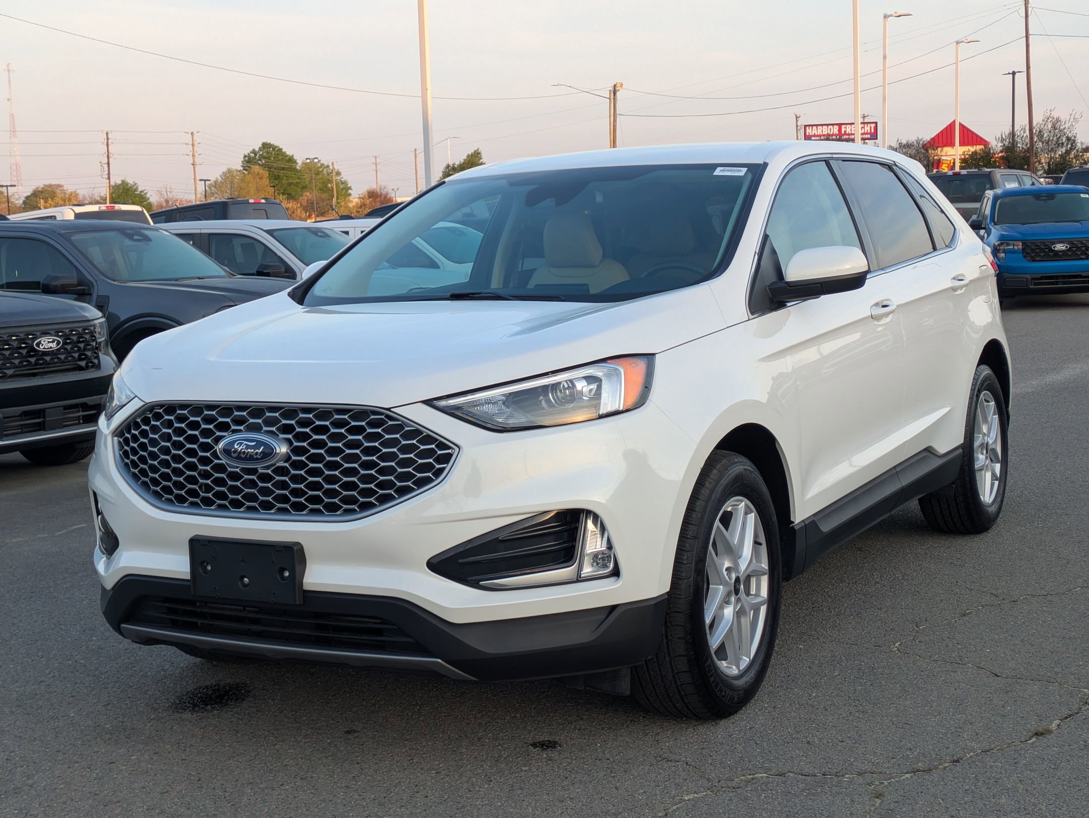 Certified 2023 Ford Edge SEL w/ Convenience Package AWD/4WD image 8