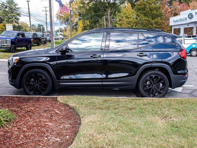 Used 2021 GMC Terrain SLE w/ Driver Convenience Package image 3