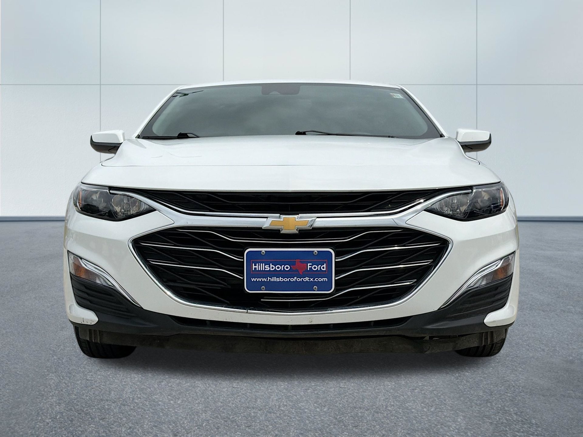 Used 2025 Chevrolet Malibu LS w/ LPO, Floor Liner Package FWD image 2