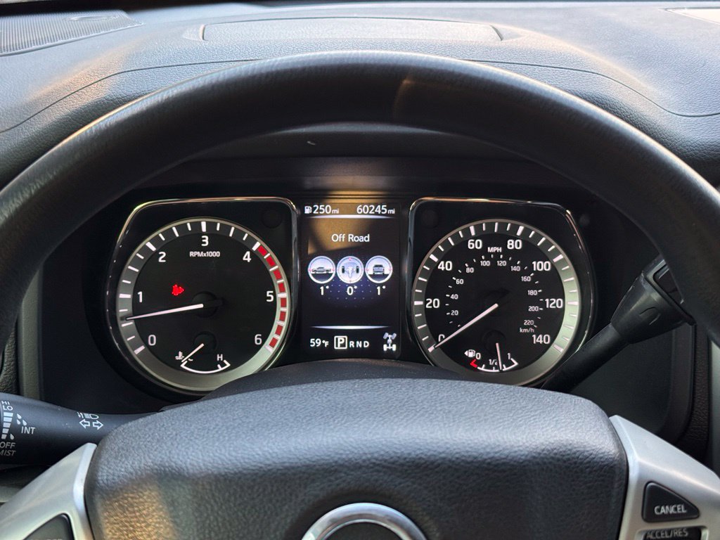 Used 2018 Nissan Titan SV AWD/4WD image 28