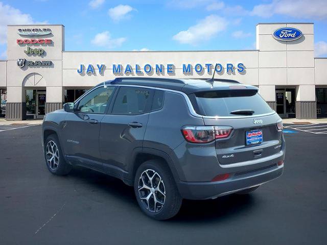 Used 2024 Jeep Compass Limited AWD/4WD image 3