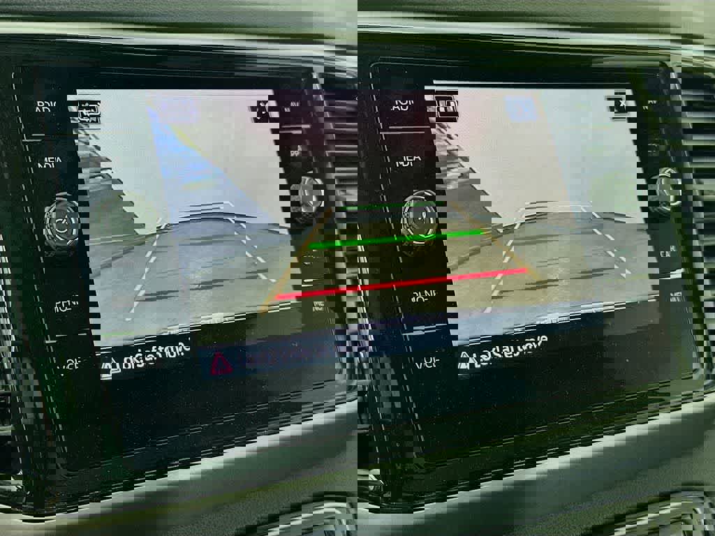 Used 2022 Volkswagen Atlas SEL Premium image 28