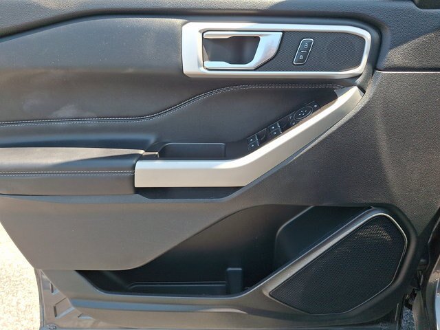 Certified 2020 Ford Explorer XLT w/ Equipment Group 202A AWD/4WD image 14