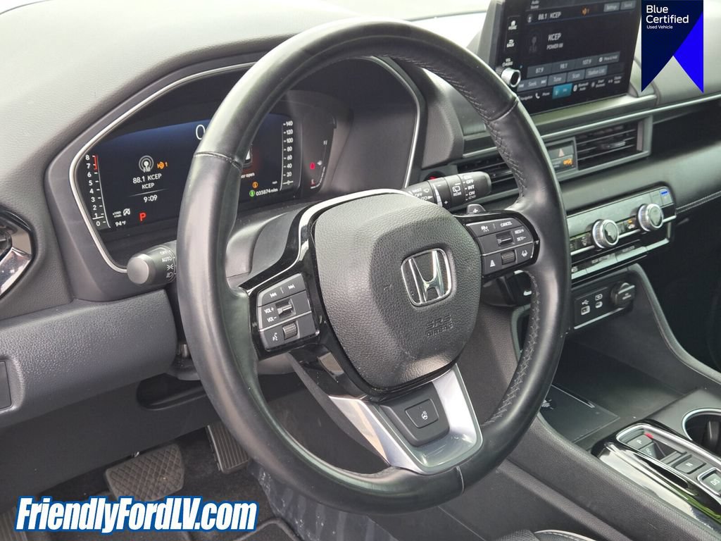 Used 2025 Honda Pilot Elite image 23