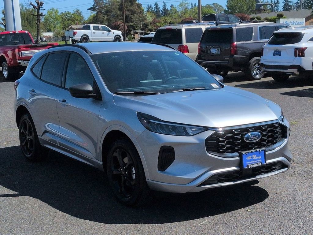 Certified 2023 Ford Escape ST-Line w/ Tech Pack #1 AWD/4WD image 7