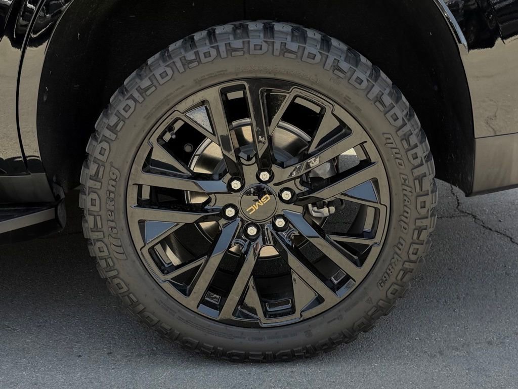 Used 2024 GMC Yukon Denali AWD/4WD image 11