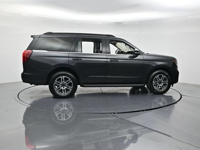 Certified 2025 Ford Expedition Active RWD image 2