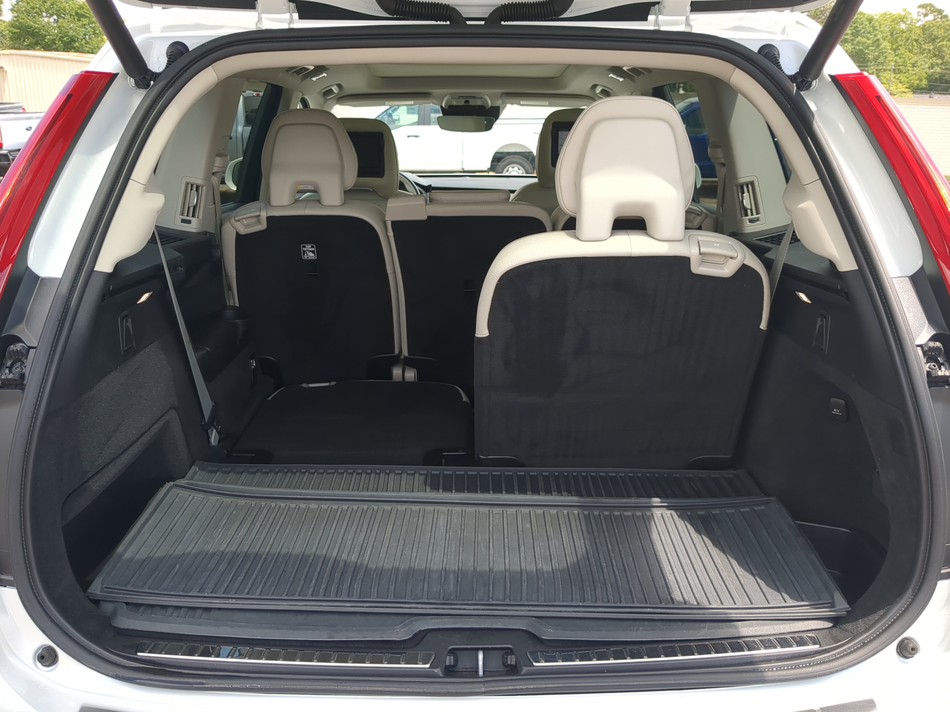 Used 2019 Volvo XC90 T6 Momentum w/ Advanced Package AWD/4WD image 11
