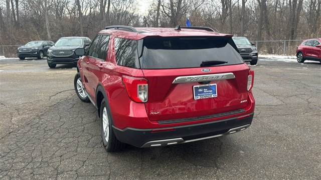 Certified 2021 Ford Explorer XLT w/ Equipment Group 202A image 5