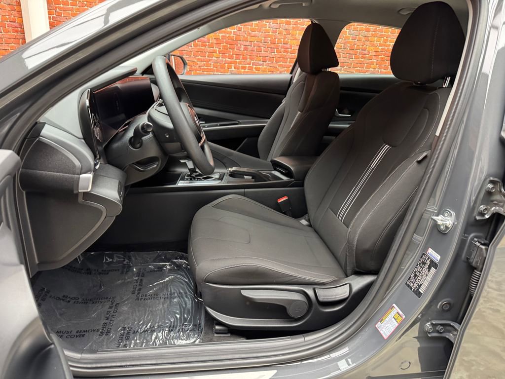 Used 2024 Hyundai Elantra SEL FWD image 21