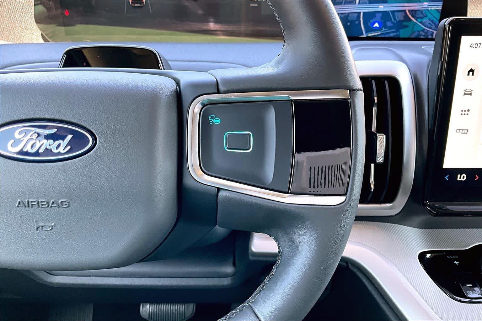 Certified 2025 Ford Expedition Active RWD image 25