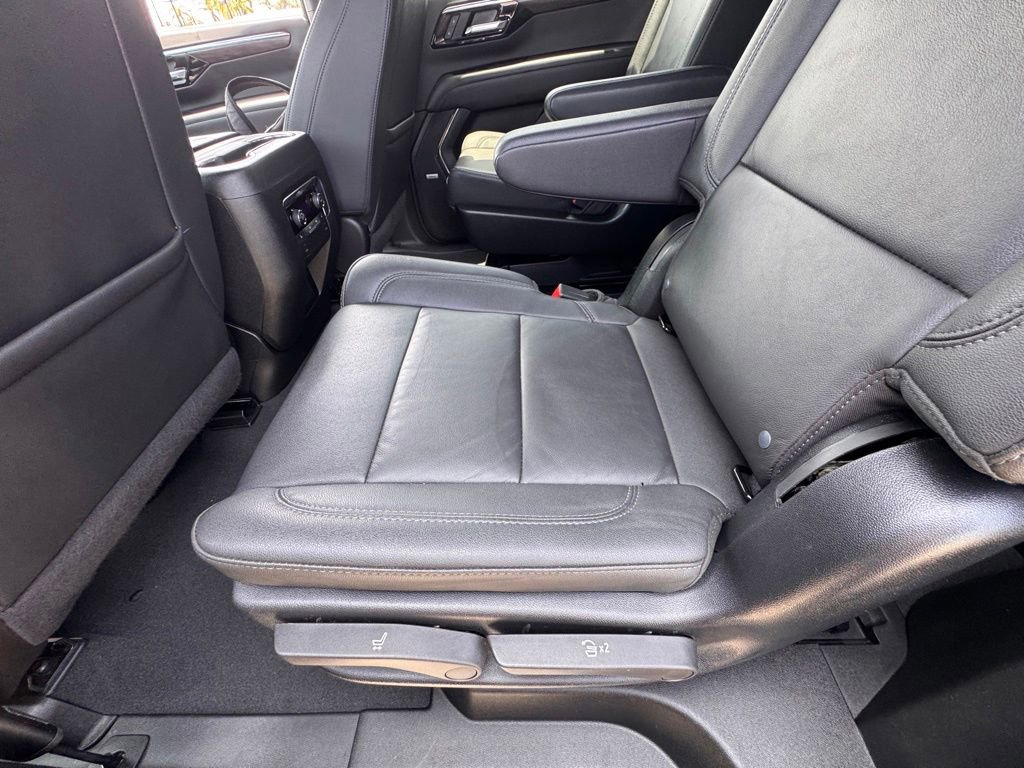 Used 2025 Chevrolet Tahoe Z71 w/ Z71 Off-Road Package AWD/4WD image 30