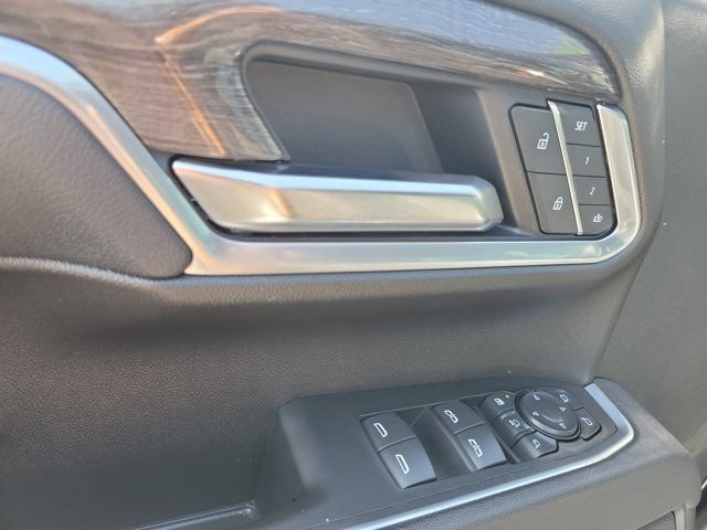 Used 2026 Chevrolet Silverado 2500 LTZ w/ LTZ Plus Package AWD/4WD image 24
