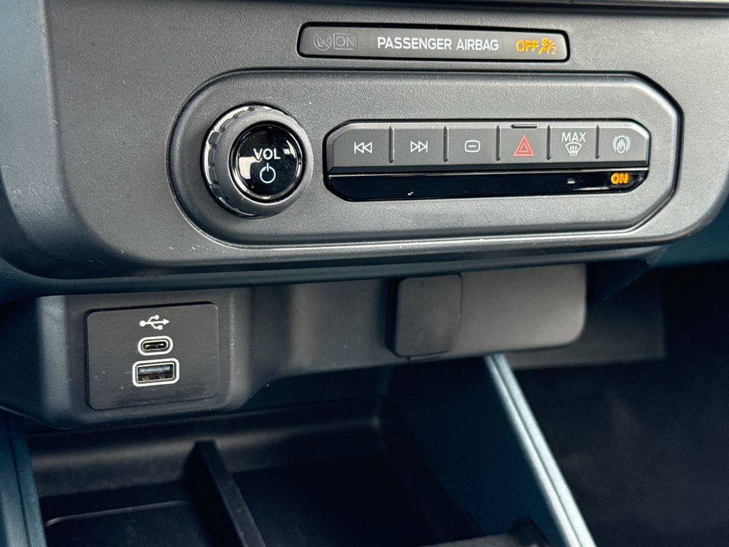 Certified 2025 Ford Maverick XL FWD image 22