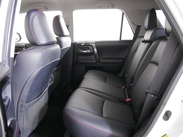 Used 2018 Toyota 4Runner TRD Off-Road Premium AWD/4WD image 18