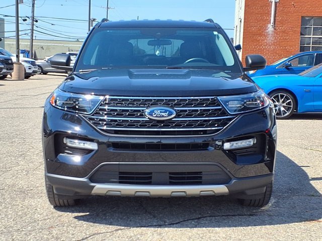 Certified 2024 Ford Explorer XLT w/ Equipment Group 202A AWD/4WD image 27