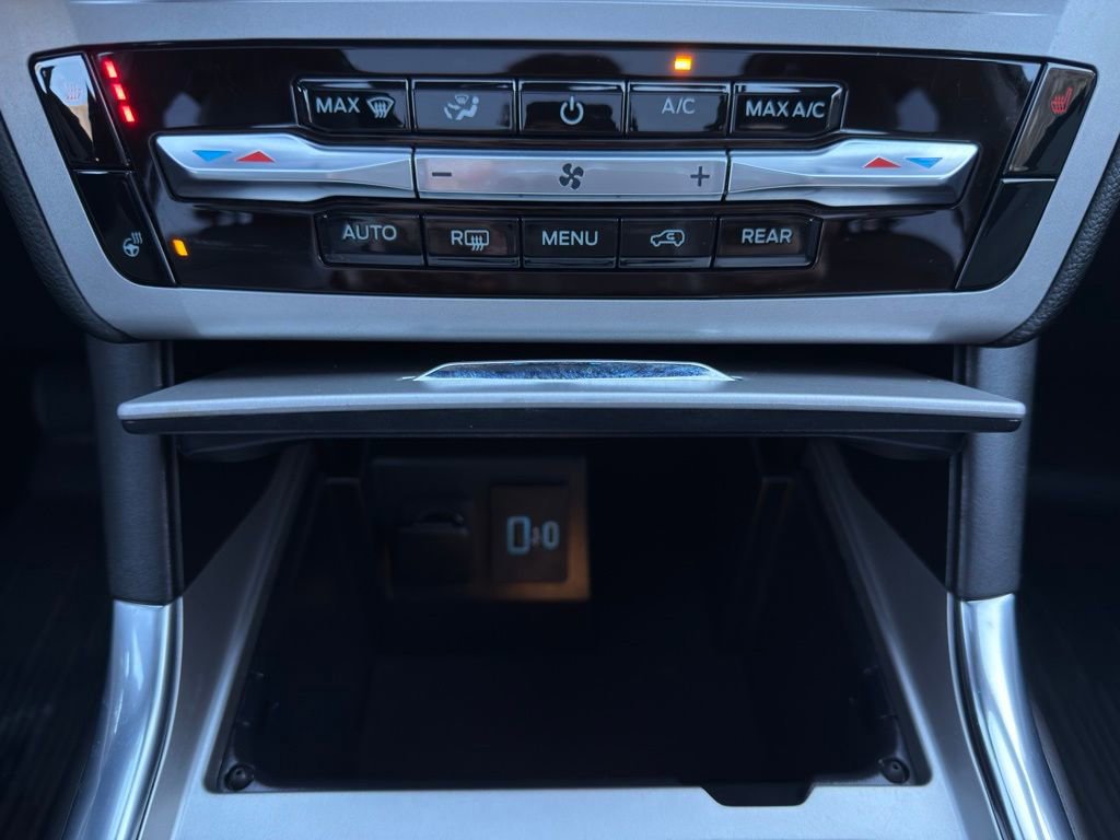 Certified 2022 Ford Explorer XLT w/ Equipment Group 202A image 18