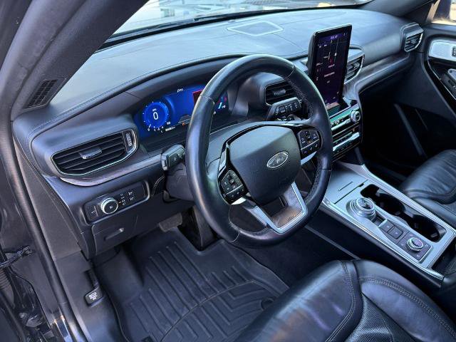 Certified 2021 Ford Explorer Platinum w/ Equipment Group 601A AWD/4WD image 38