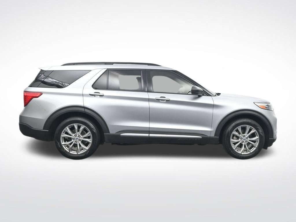 Certified 2023 Ford Explorer XLT w/ Equipment Group 202A RWD image 4