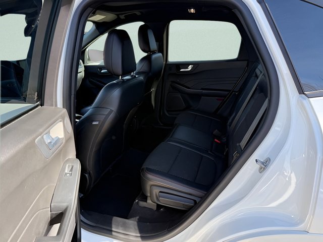 Certified 2023 Ford Escape ST-Line Select w/ Tech Pack #2 AWD/4WD image 5