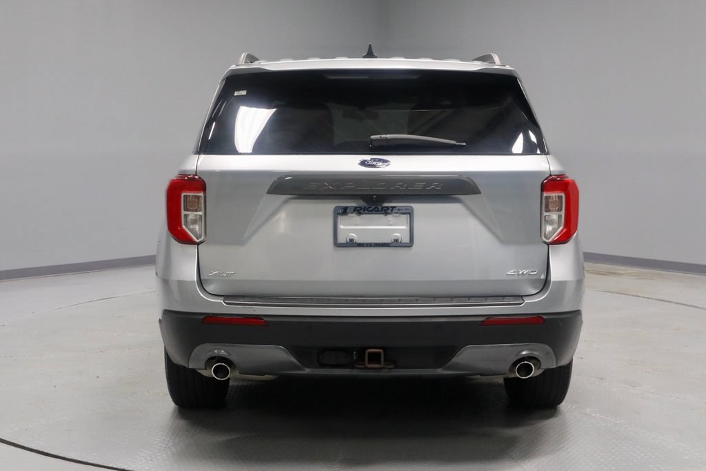 Certified 2023 Ford Explorer XLT w/ Equipment Group 202A AWD/4WD image 10