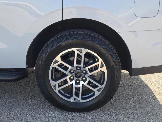 Certified 2025 Ford Expedition Active image 16