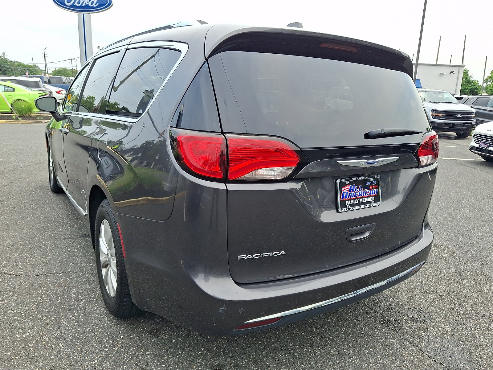 Used 2019 Chrysler Pacifica Touring-L FWD image 8