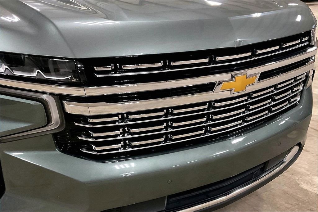 Used 2023 Chevrolet Suburban Premier image 28