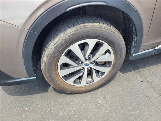 Used 2021 Subaru Outback Premium AWD/4WD image 2