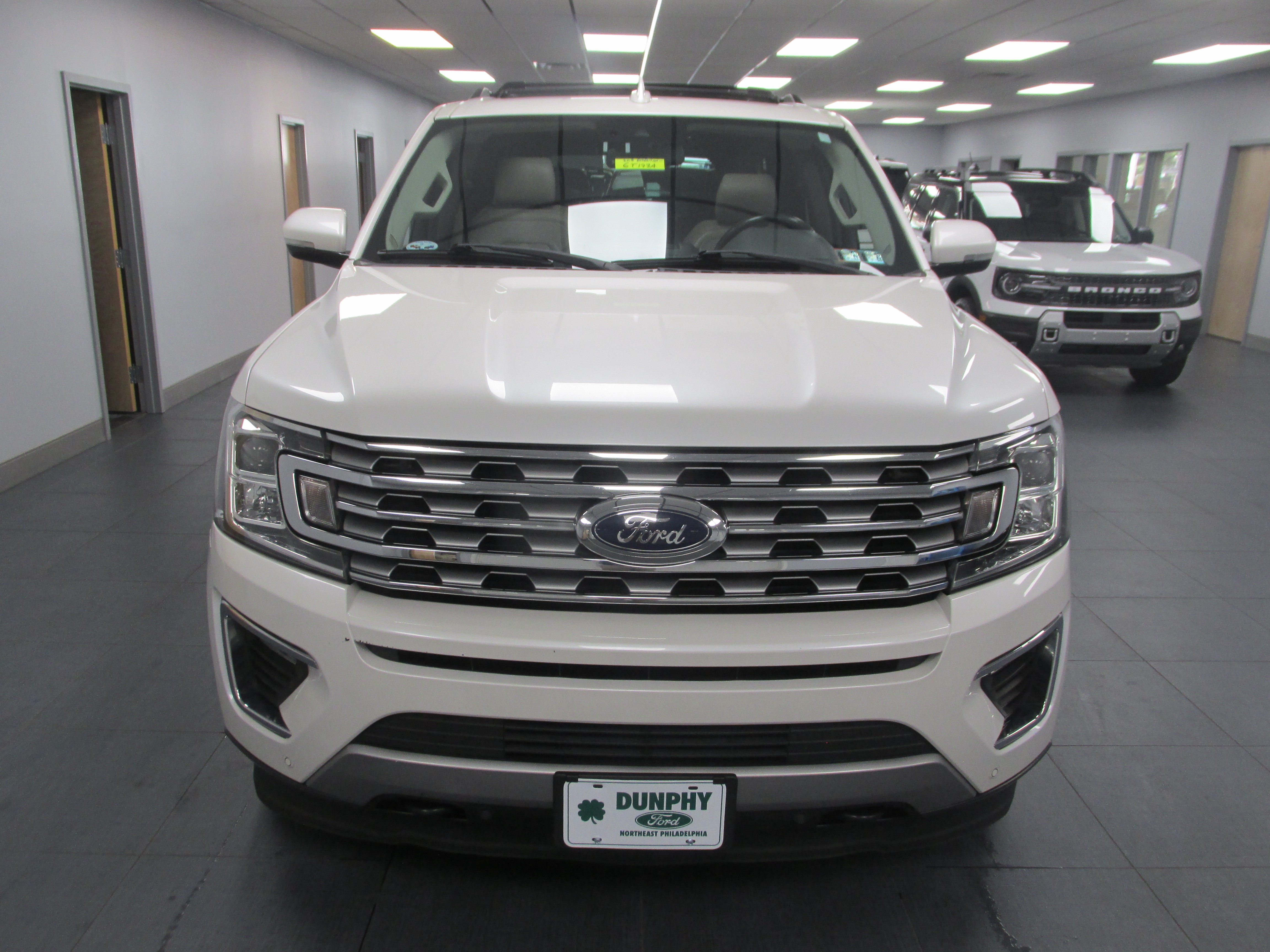 Certified 2018 Ford Expedition Limited w/ Equipment Group 301A AWD/4WD image 2