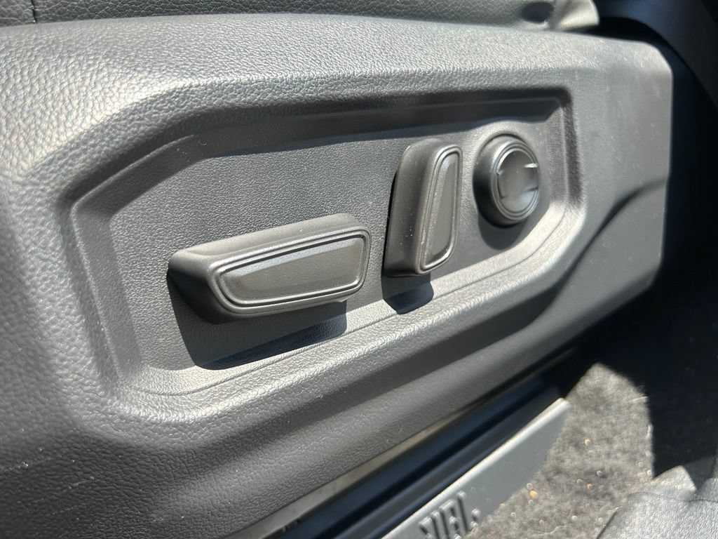 Used 2024 Toyota Tundra Limited AWD/4WD image 16