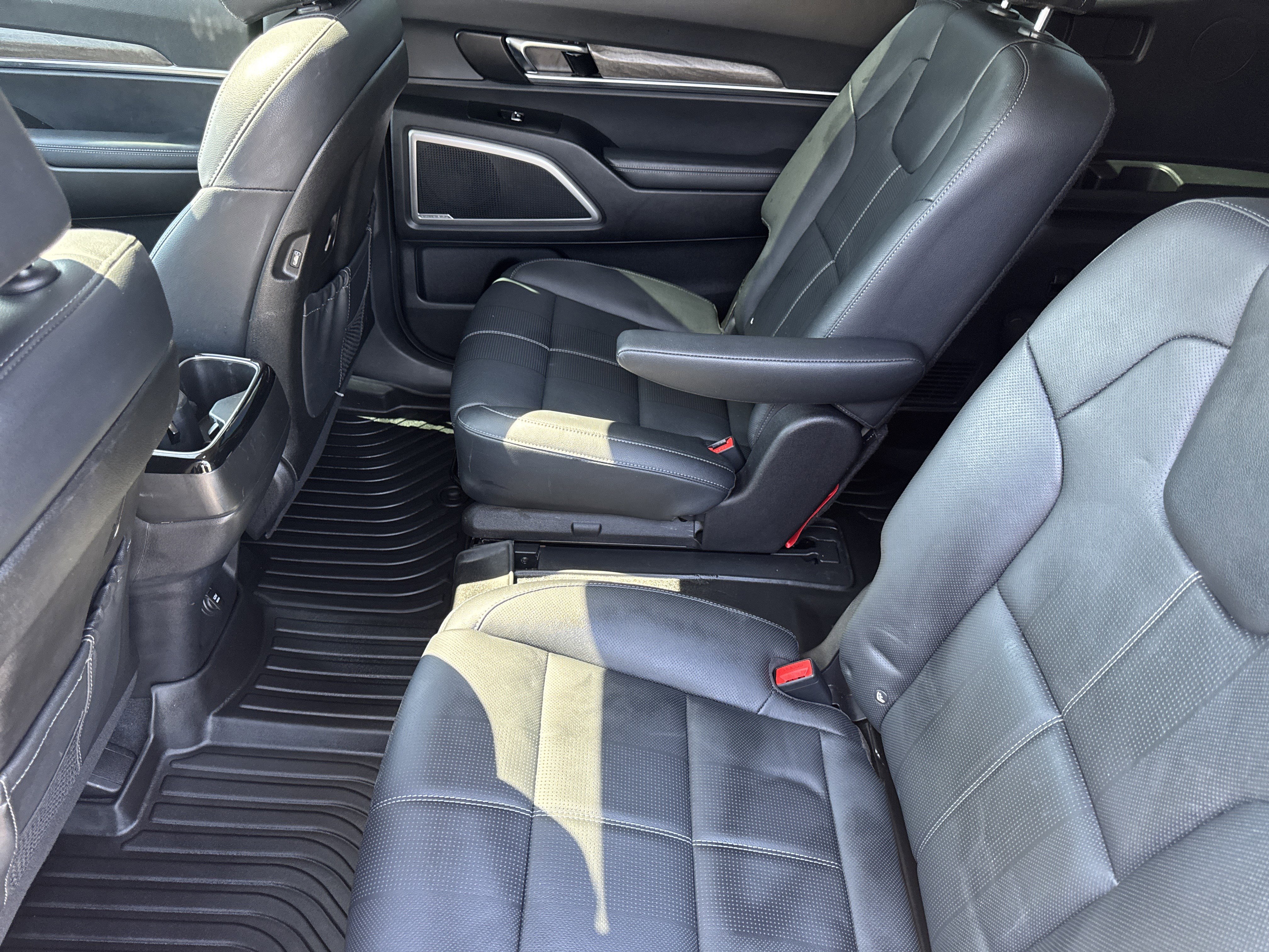 Used 2022 Kia Telluride EX w/ EX Premium Package image 27