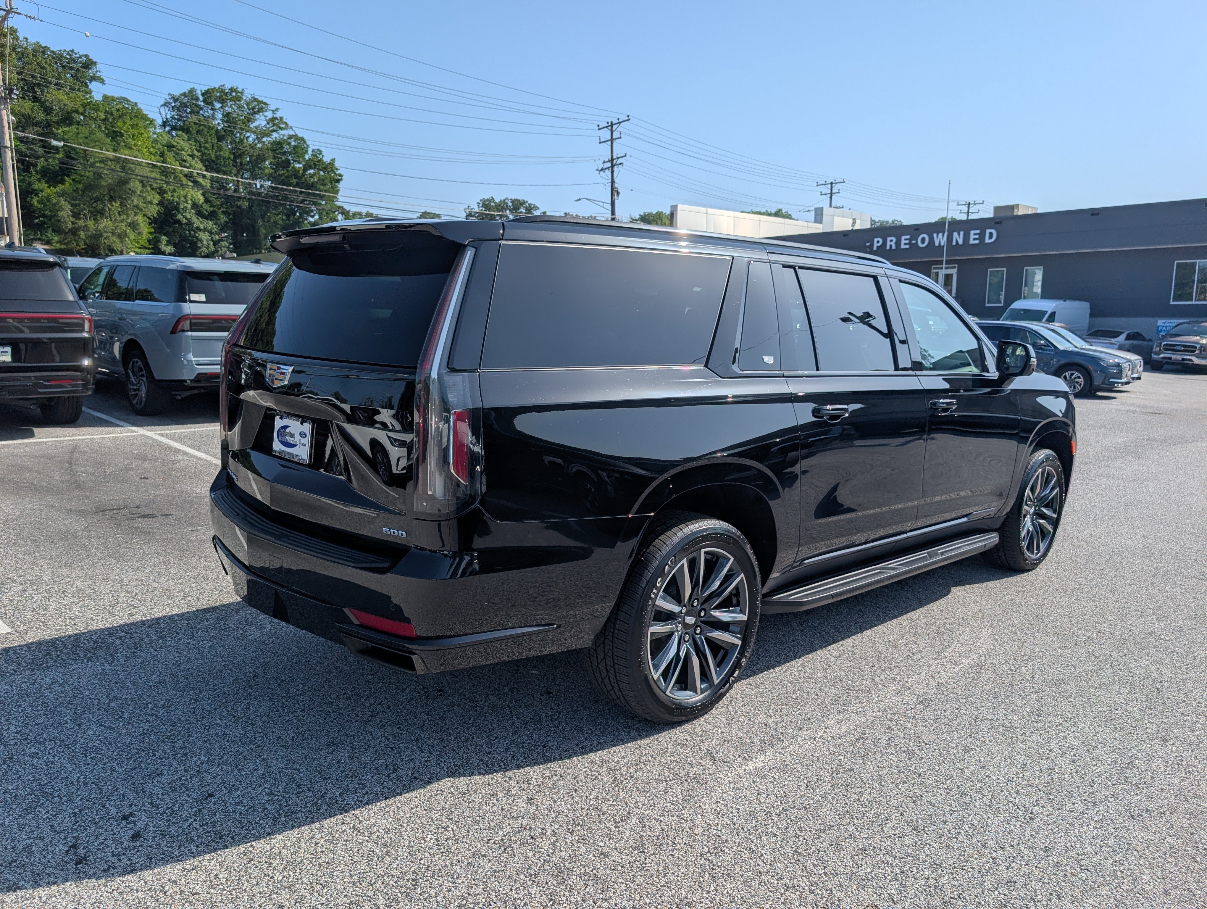 Used 2022 Cadillac Escalade ESV Sport AWD/4WD image 7
