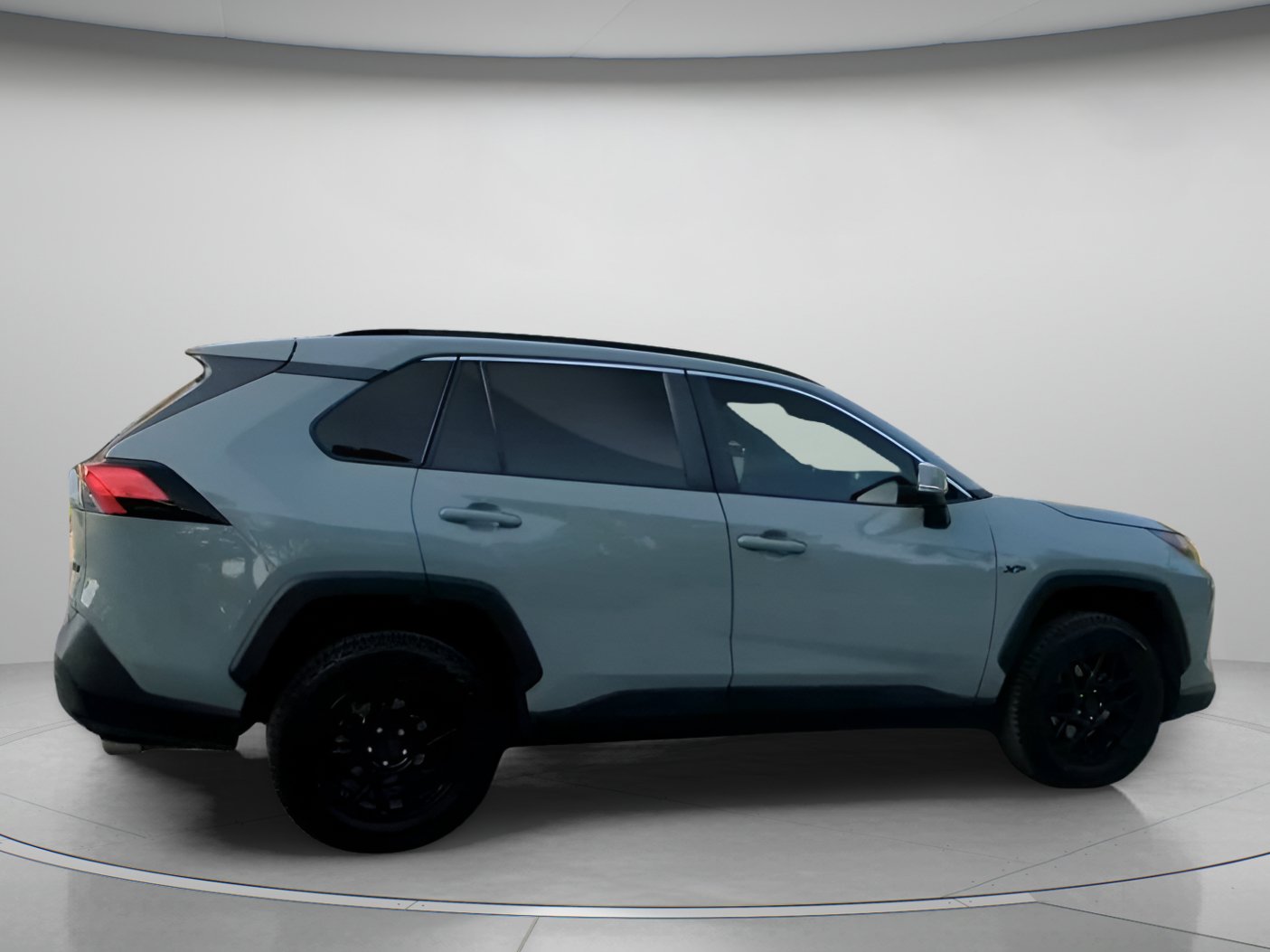 Used 2022 Toyota RAV4 XLE w/ Convenience Package FWD image 30