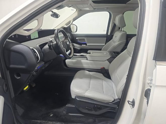 Certified 2025 Ford Expedition Max Platinum AWD/4WD image 10