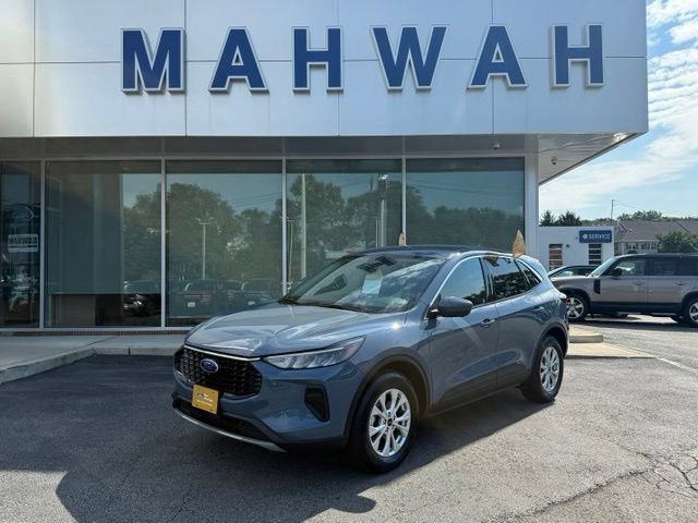 Certified 2023 Ford Escape Active w/ Tech Pack #2 AWD/4WD image 2