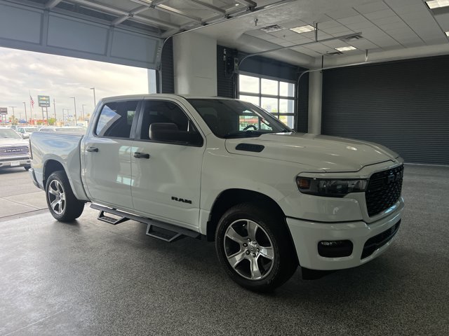 Used 2026 RAM 1500 Express AWD/4WD image 3
