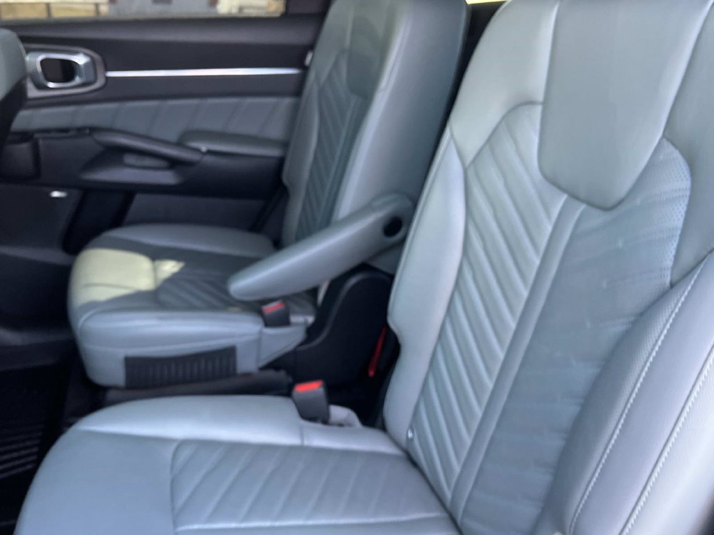 Used 2024 Kia Sorento SX Prestige w/ Sage Leather Package AWD/4WD image 28