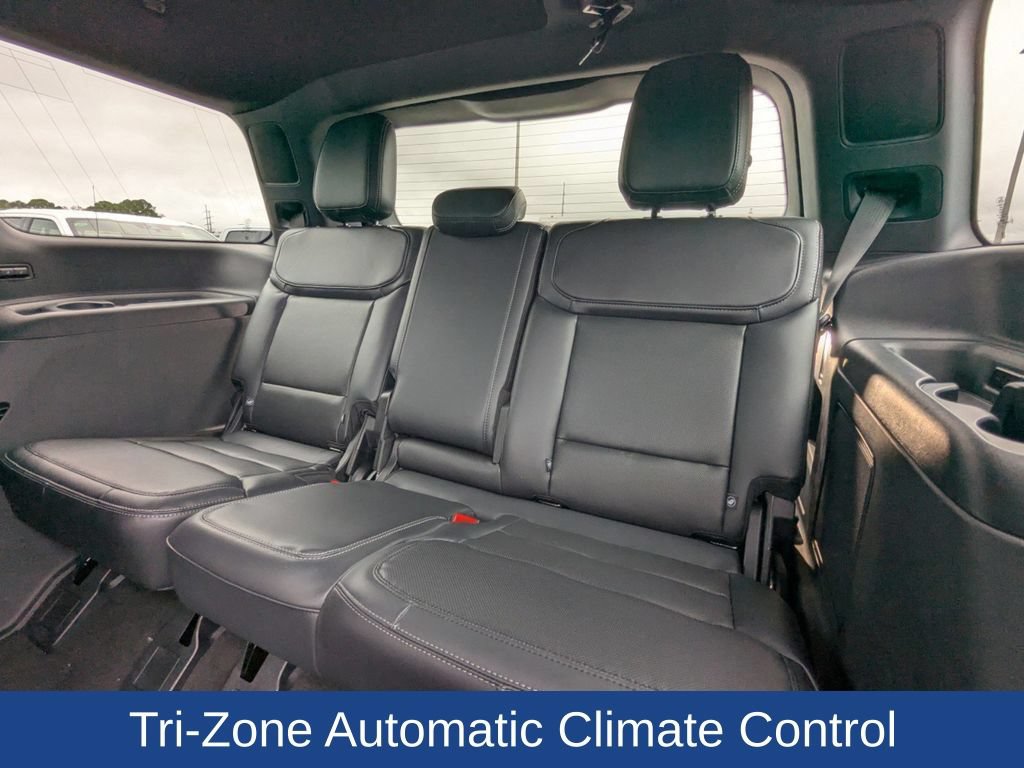Certified 2025 Ford Expedition Platinum w/ Stealth Performance Package AWD/4WD image 17