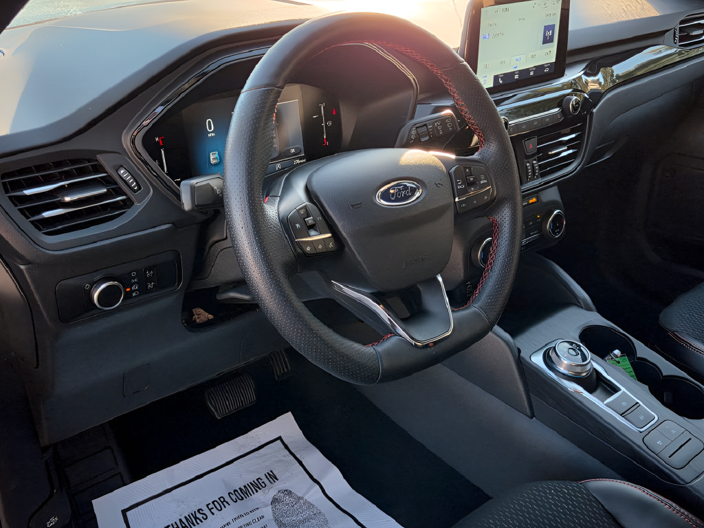 Certified 2025 Ford Escape ST-Line AWD/4WD image 15