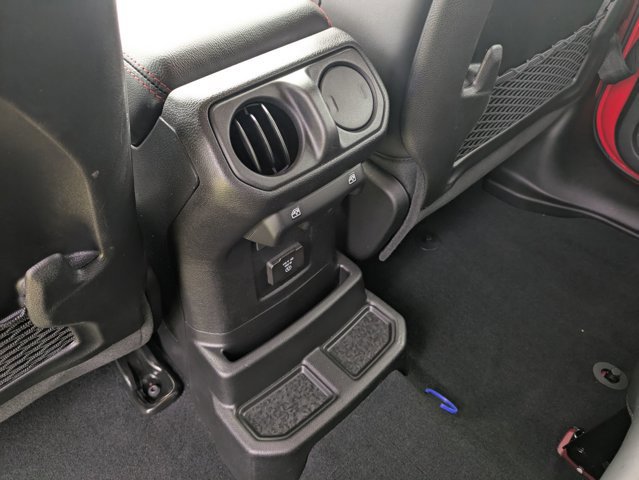 Used 2024 Jeep Wrangler Unlimited Rubicon w/ Technology Group image 28