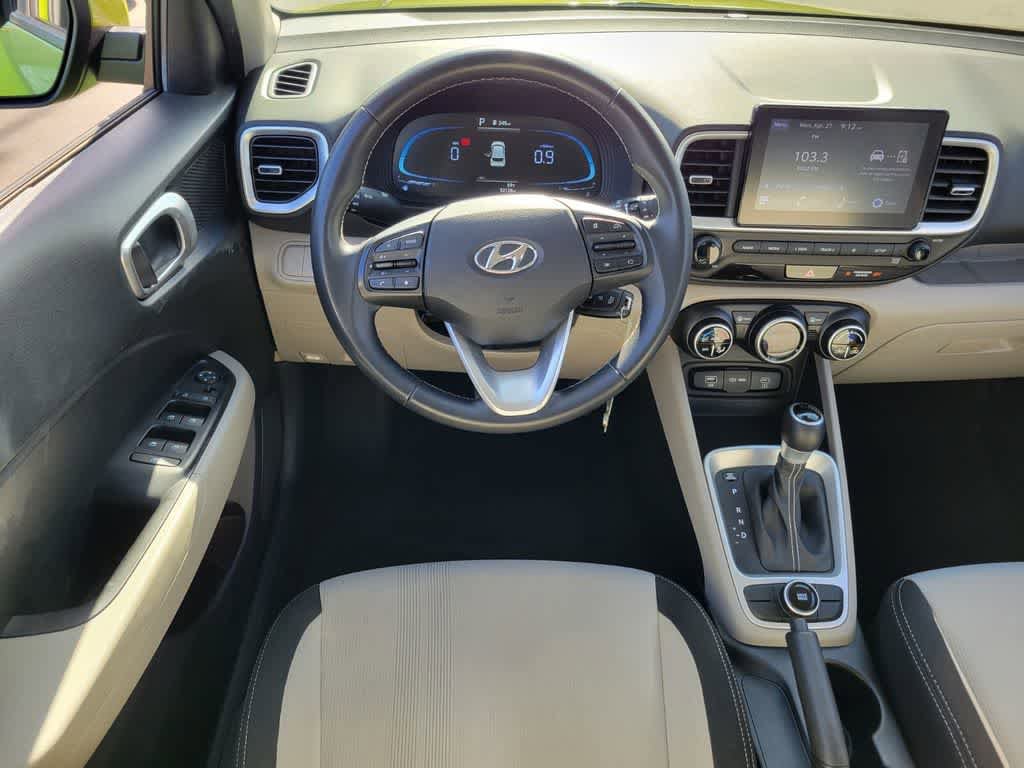 Used 2023 Hyundai Venue SEL FWD image 13