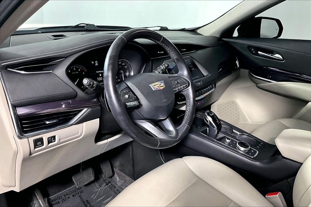 Used 2023 Cadillac XT4 Luxury FWD image 13