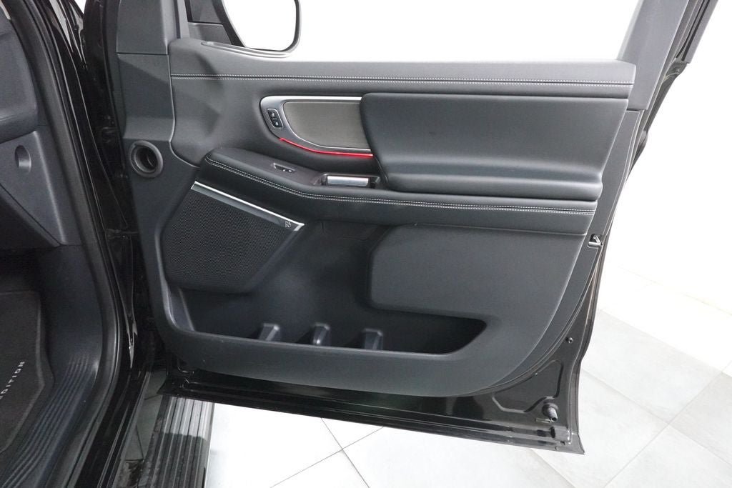 Certified 2025 Ford Expedition Platinum AWD/4WD image 34