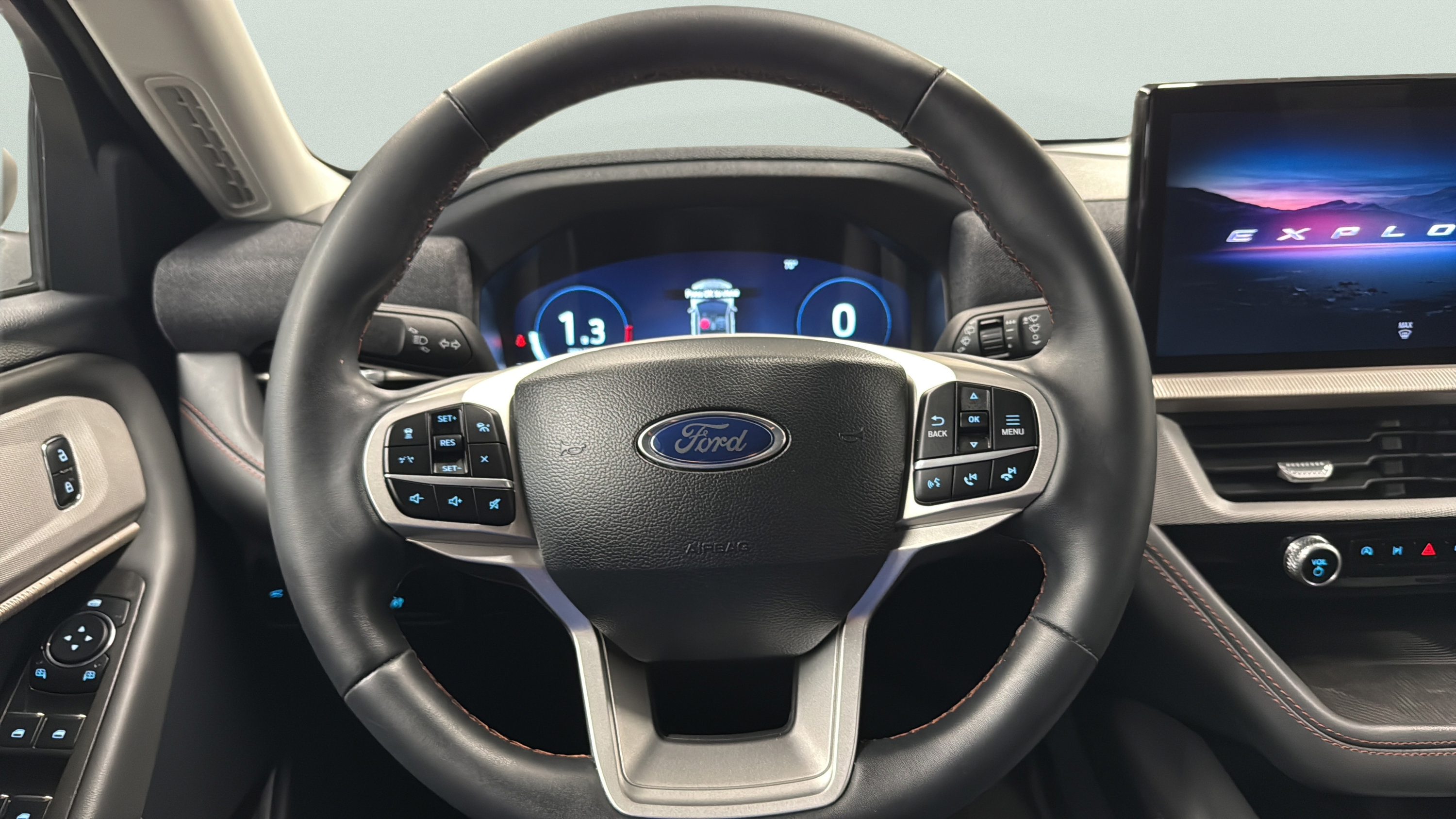 Certified 2025 Ford Explorer Active AWD/4WD image 21