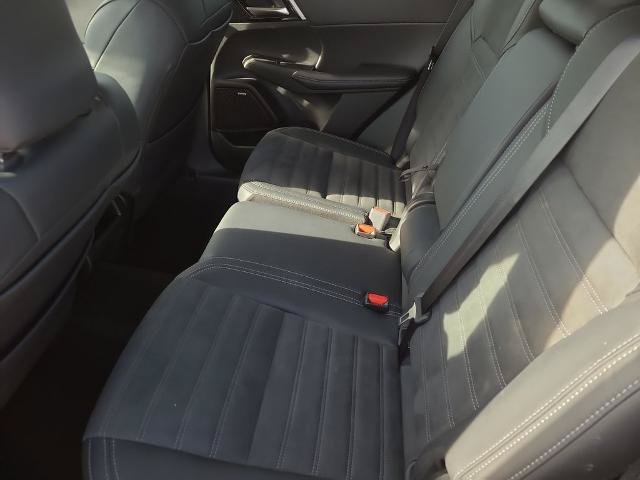 Used 2025 Mitsubishi Outlander SE AWD/4WD image 17