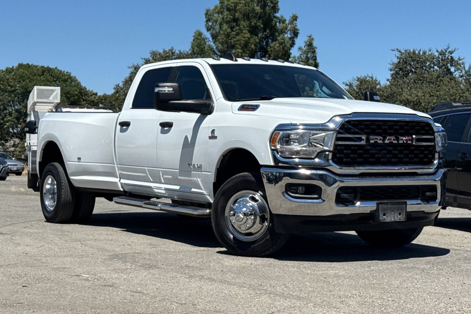 Used 2024 RAM 3500 Big Horn AWD/4WD image 2