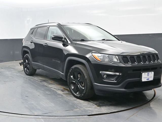 Used 2019 Jeep Compass Latitude AWD/4WD image 2