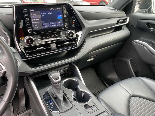 Used 2022 Toyota Highlander XSE image 28